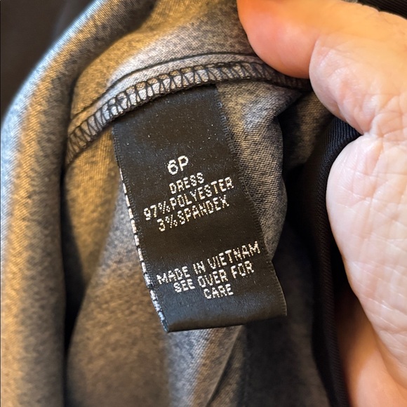 AGB Black Dress with Vibrant Floral Print 6P - Picture 5 of 5